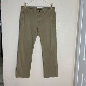 Urban pipeline men’s khaki pants